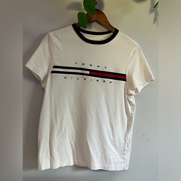 SOLD - TOMMY HILFIGER T-SHIRT - SIZE XS - Picture 1 of 5